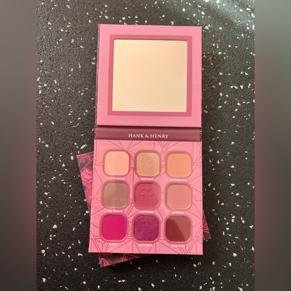 HANK & HENRY | Mauves Eyeshadow Palette - Picture 5 of 6
